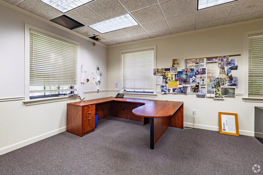 More Photos Of 3811 Kimwell Dr, Winston-Salem Warehouse For Sale