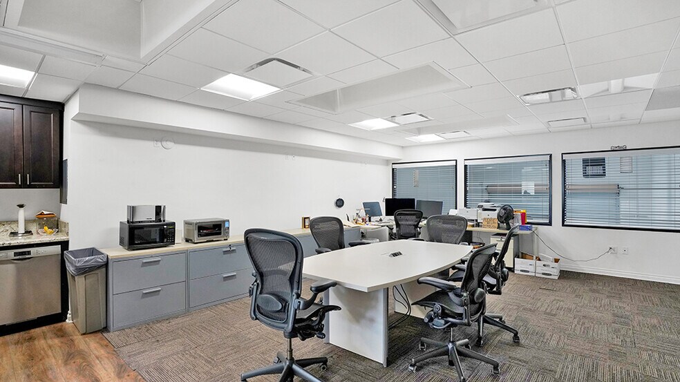 More Photos Of 611 E Adele St, Anaheim Flex For Sale