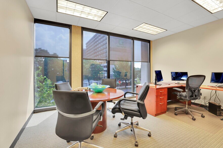 More Photos Of 141 E Town St, Columbus Office Residential For Lease