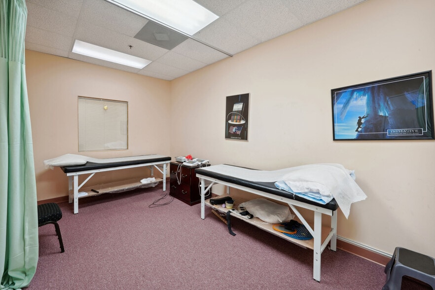 More Photos Of 1374 Whitehorse Hamilton Square Rd, Hamilton Medical For Sale