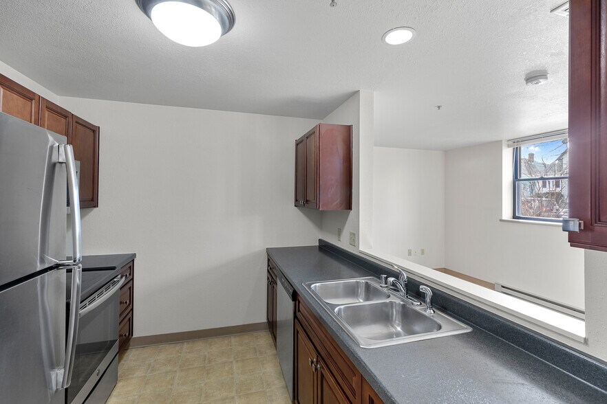 More Photos Of 1120 E Parkway Ave, Oshkosh Multifamily For Sale