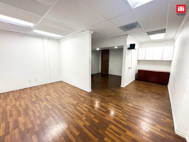 More Photos Of 7136 Haskell Ave, Van Nuys Office For Lease