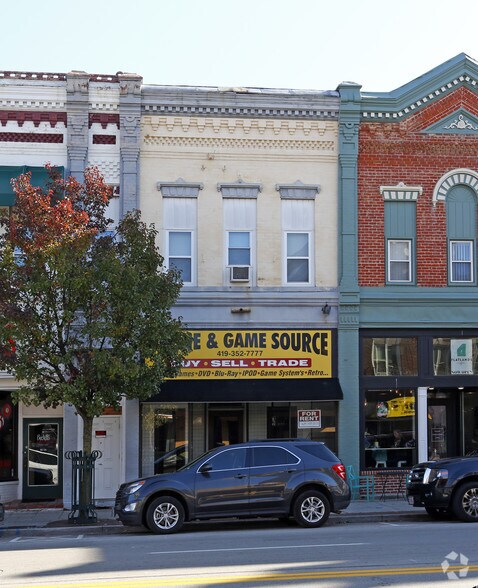 Primary Photo Of 140 N Main St, Bowling Green Storefront Retail Residential For Lease