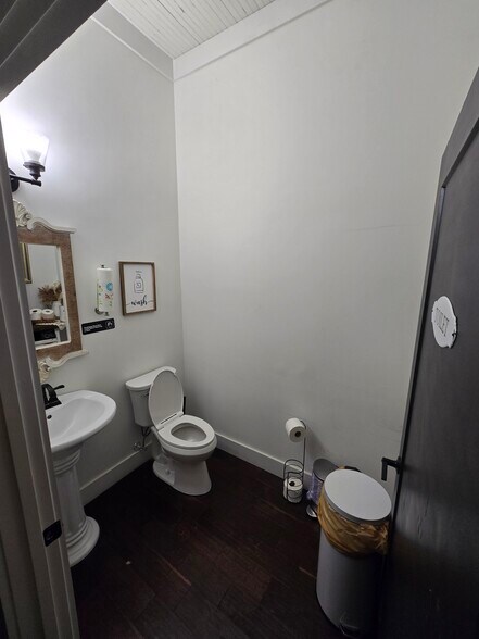 More Photos Of 203 Depot St, Marthasville General Retail For Lease