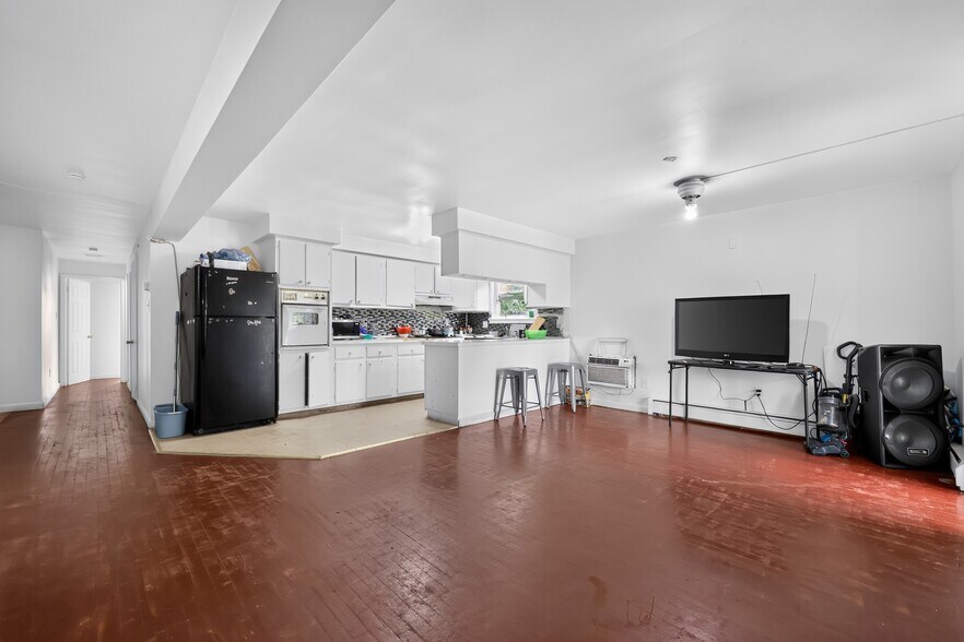 More Photos Of 1132 W Main St, Norristown Apartments For Sale