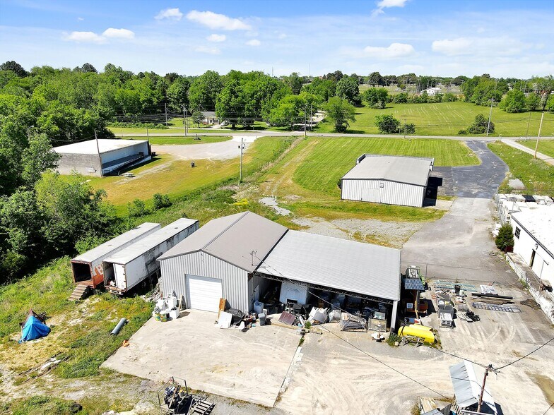 More Photos Of 811 & 813 W Lane, Shelbyville Warehouse For Sale