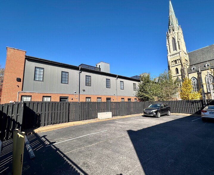 More Photos Of 2010 S 8th St, Saint Louis Office For Lease