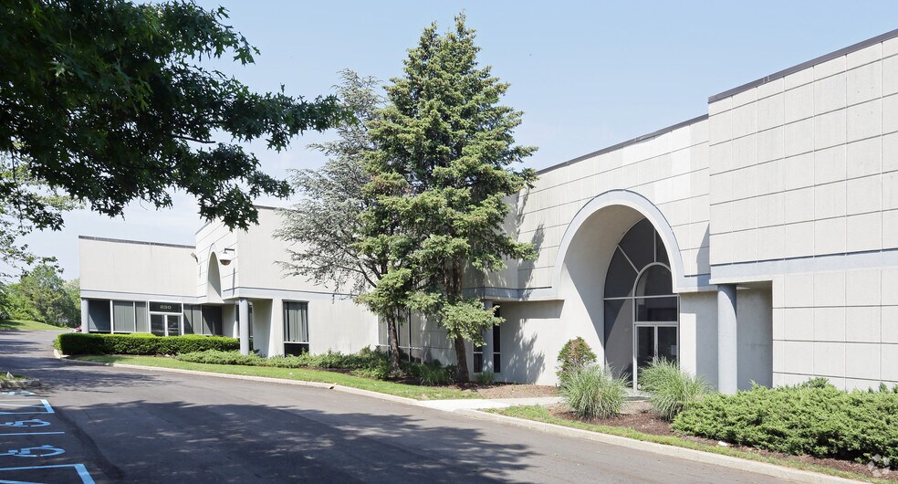 More Photos Of 200-230 Sea Ln, Farmingdale Flex For Sale