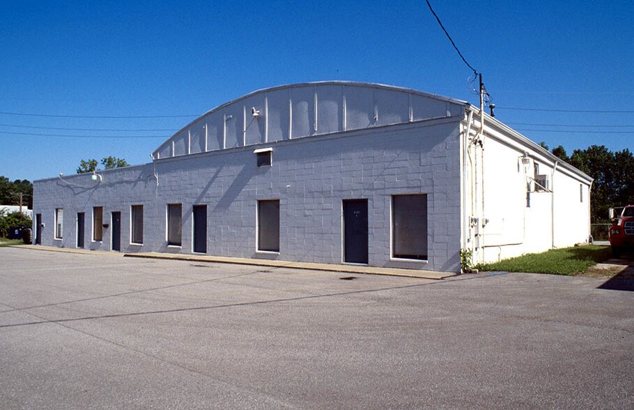 More Photos Of 4180 N Elmhurst Dr, Indianapolis Warehouse For Lease