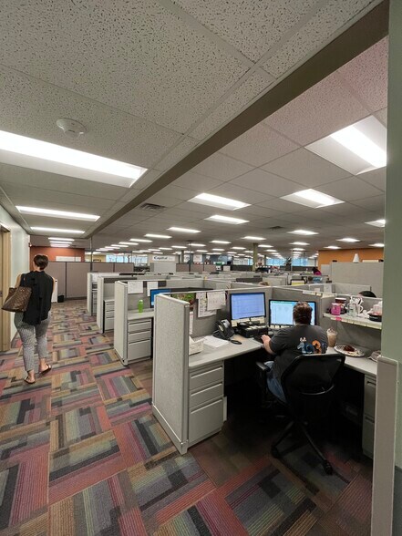 More Photos Of 965 Keynote Cir, Brooklyn Heights Office For Sale