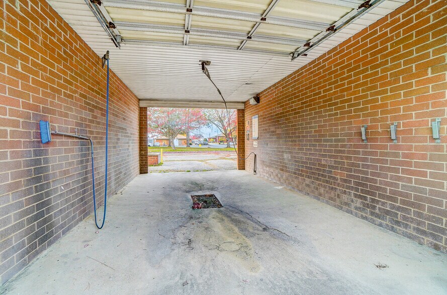 More Photos Of 133 W Hebble Ave, Fairborn Carwash For Sale