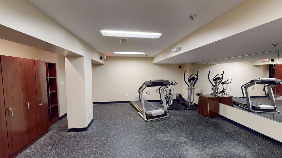 More Photos Of 2720 Centennial Rd, Toledo Office For Sale