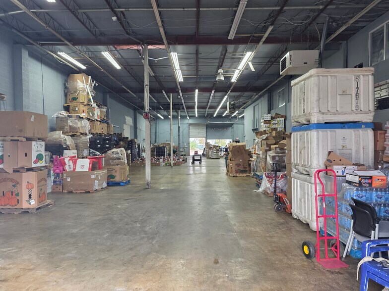 More Photos Of 216 W Hampton Ave, Capitol Heights Light Distribution For Sale