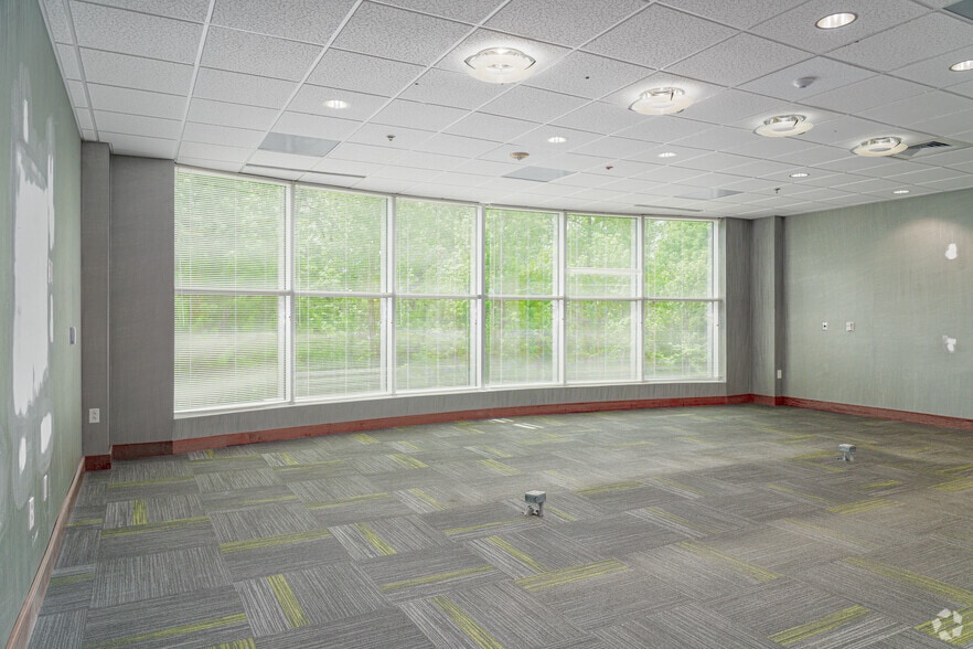 More Photos Of 8020 Arco Corporate Dr, Raleigh Unknown For Lease