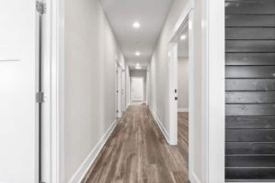 More Photos Of 159 Darlene Dr, Clarksville Office For Lease