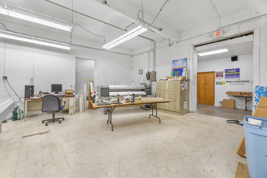 More Photos Of 14924 Beloit Snodes Rd, Beloit Manufacturing For Lease