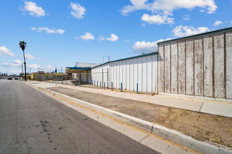 More Photos Of 200 E 19th St, Bakersfield Manufacturing For Sale