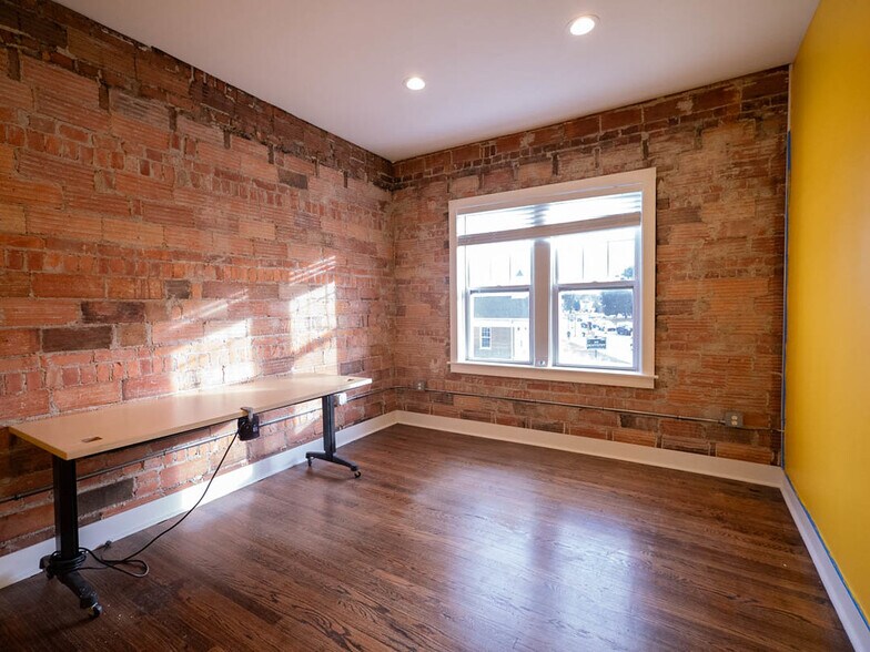 More Photos Of 23900-23908 Woodward Ave, Pleasant Ridge Office For Lease