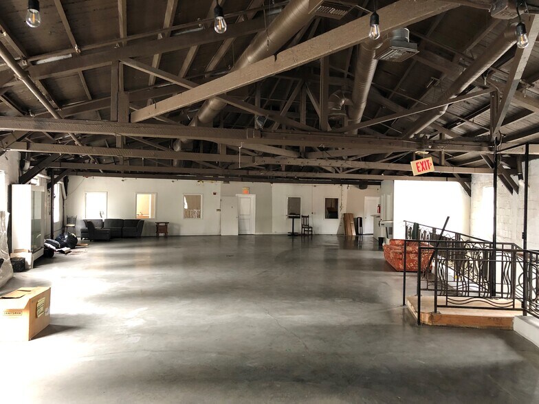 More Photos Of 95 N Arroyo Pky, Pasadena General Retail For Sale