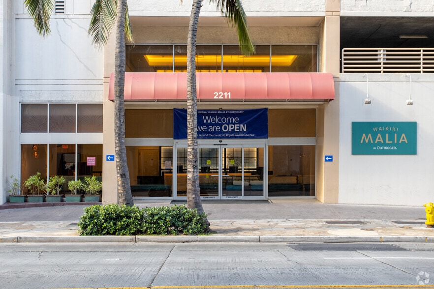 More Photos Of 2211 Kuhio Ave, Honolulu Hospitality For Sale