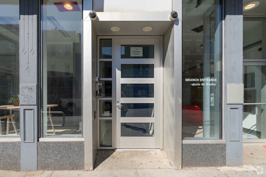 More Photos Of 717-721 Manhattan Ave, Brooklyn Storefront Retail Office For Lease