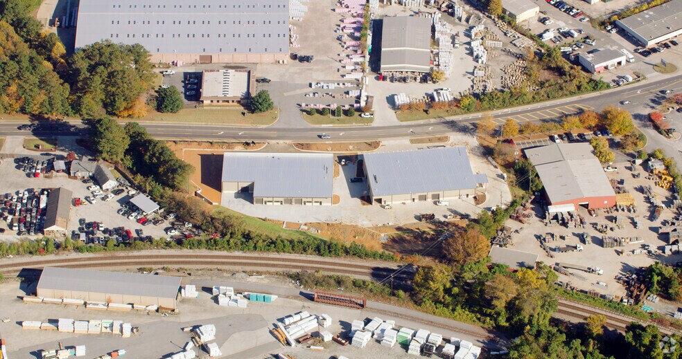 More Photos Of 2535 S Main St, Kennesaw Warehouse For Lease