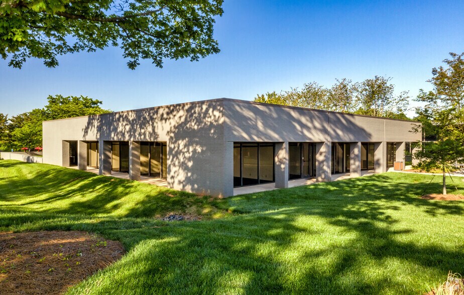 More Photos Of 5510 77 Center Dr, Charlotte Office For Lease