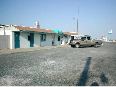 More Photos Of 15 Atlantic Ave, Wachapreague Marina For Sale