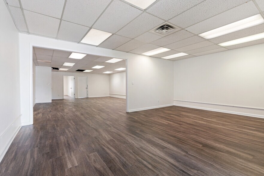 More Photos Of 1045 N Canal St, Pittsburgh Office For Sale