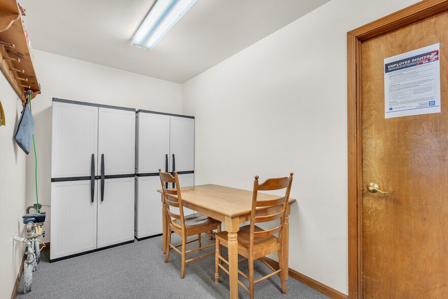 More Photos Of 403 Industrial Dr, Griffith Service For Sale