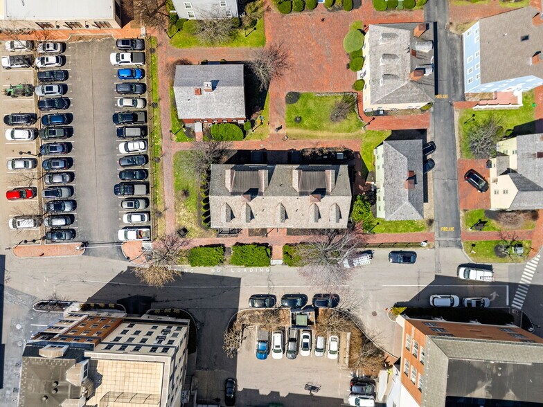 More Photos Of 409 The Hill, Portsmouth Hotel For Sale