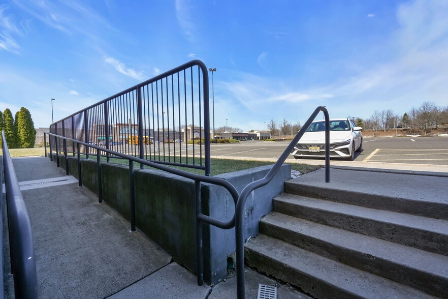 More Photos Of 70 Schanck Rd, Freehold Medical For Lease