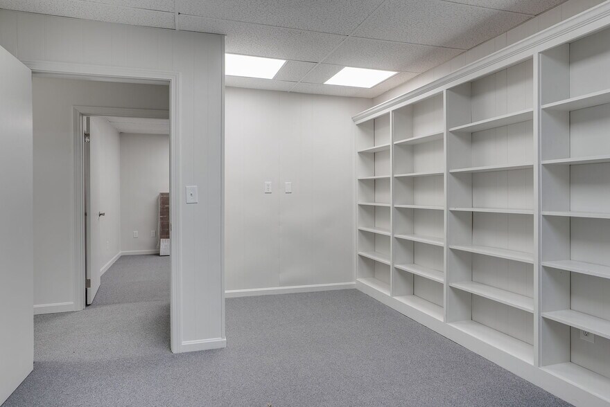 More Photos Of 38-40 Market St, Amesbury Office Residential For Sale