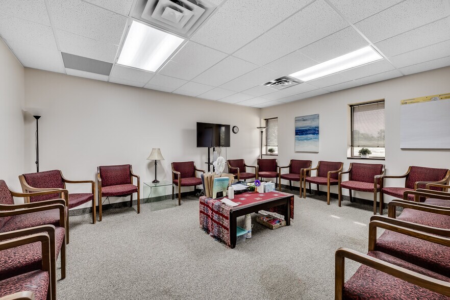 More Photos Of 4555 Erin Dr, Eagan Office For Lease