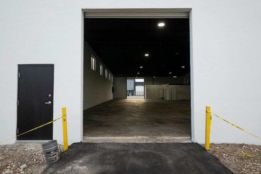 More Photos Of 3585 E 10th Ct, Hialeah Industrial For Lease