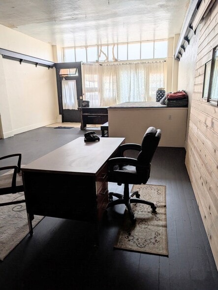 More Photos Of 956 Main St, Pomeroy Storefront For Sale