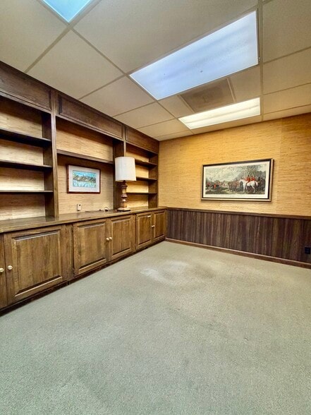 More Photos Of 906 Sixth Ave, Picayune Office For Sale