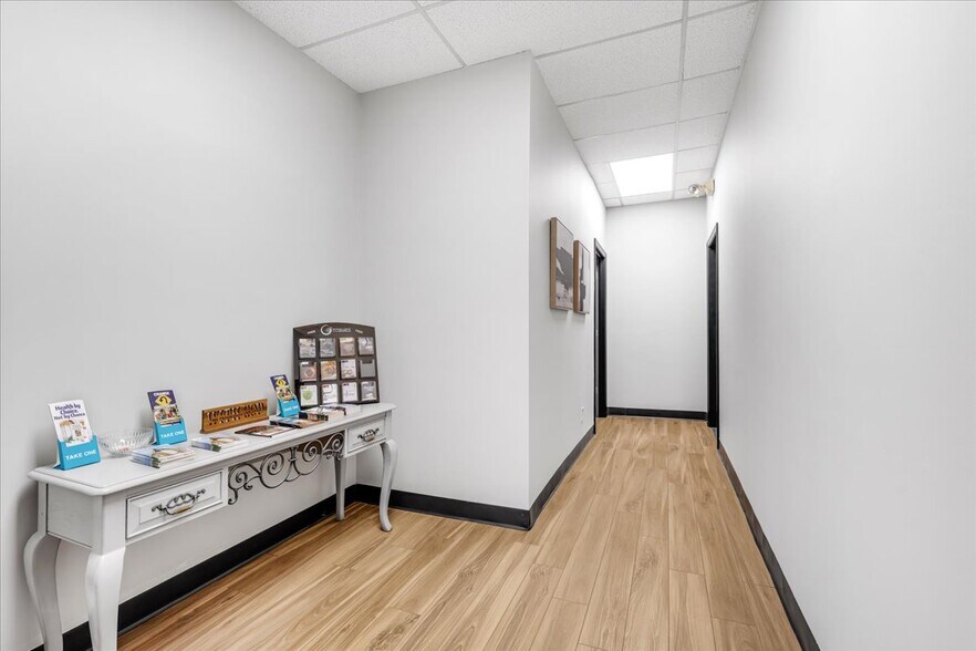 More Photos Of 421 N Broadway, Portland Medical For Sale