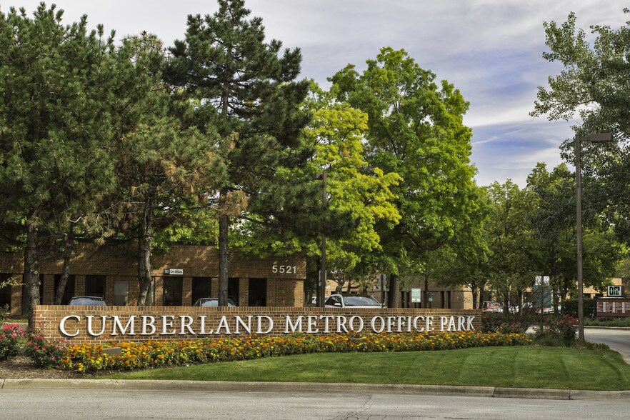 More Photos Of 5505 N Cumberland Ave, Chicago Office For Lease