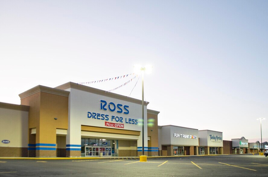 More Photos Of 2010 S Caraway Rd, Jonesboro Unknown For Lease