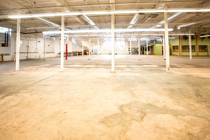 More Photos Of 15 Shaw St, Fall River Manufacturing For Lease