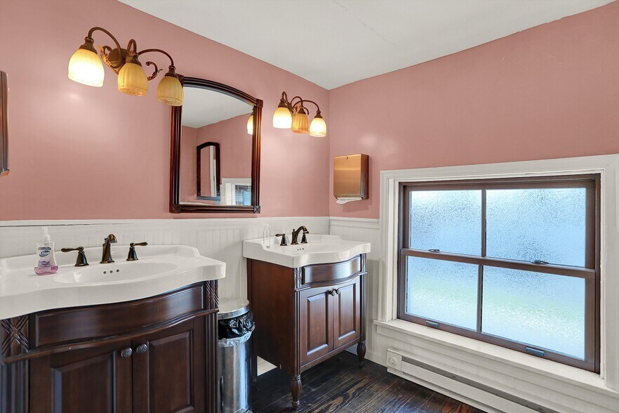 More Photos Of 111 S Walnut St, Edinburgh Theater Concert Hall For Sale