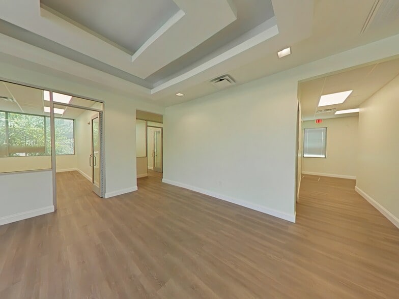 More Photos Of 366 W Sunset Rd, San Antonio Office For Lease