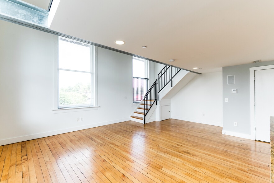 More Photos Of 141 E Wythe St, Petersburg Apartments For Sale