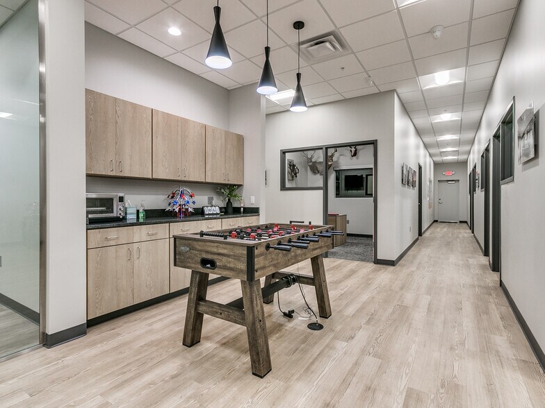 More Photos Of 8890 S Sunnylane Rd, Oklahoma City Flex For Sale