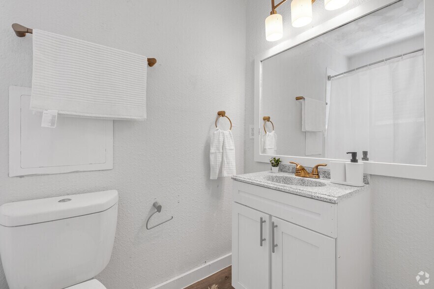 More Photos Of 3706 W 8th St, Dallas Apartments For Sale