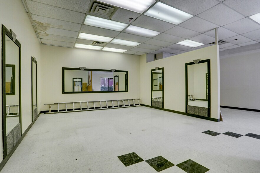 More Photos Of 2310 Settlers Way Blvd, Sugar Land Freestanding For Lease