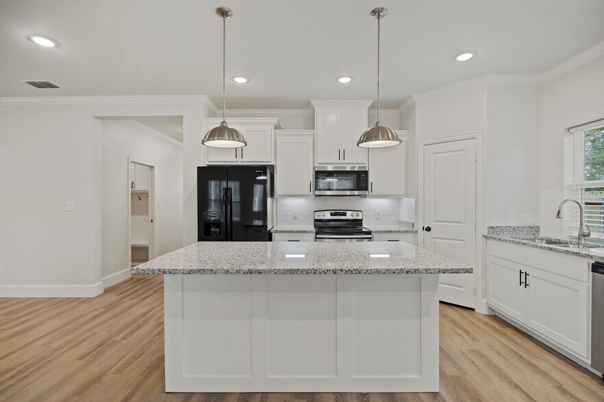 More Photos Of 17569 County Road 196, Flint Apartments For Sale