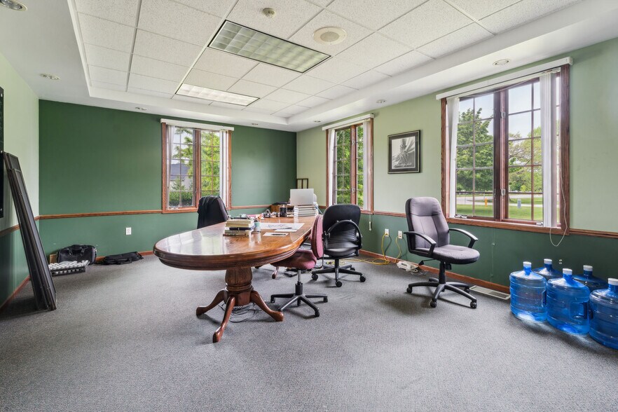 More Photos Of 952 S Park Ave, Fond Du Lac Medical For Sale