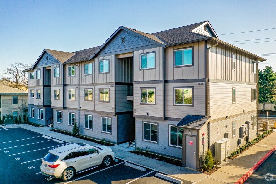 More Photos Of 8515 NE Quatama St, Hillsboro Apartments For Sale